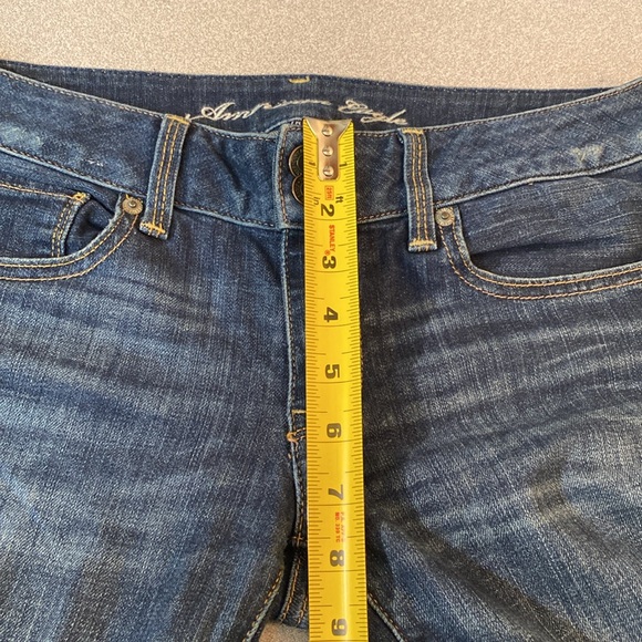 American Eagle - Artist stretch cropped jeans. Size 6 - Picture 10 of 12
